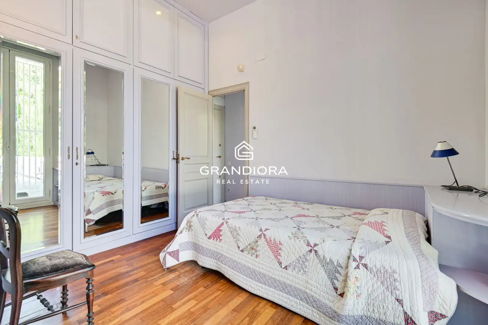 Bedroom of Houses for sale in El Masnou  with Air Conditioner, Terrace and Swimming Pool