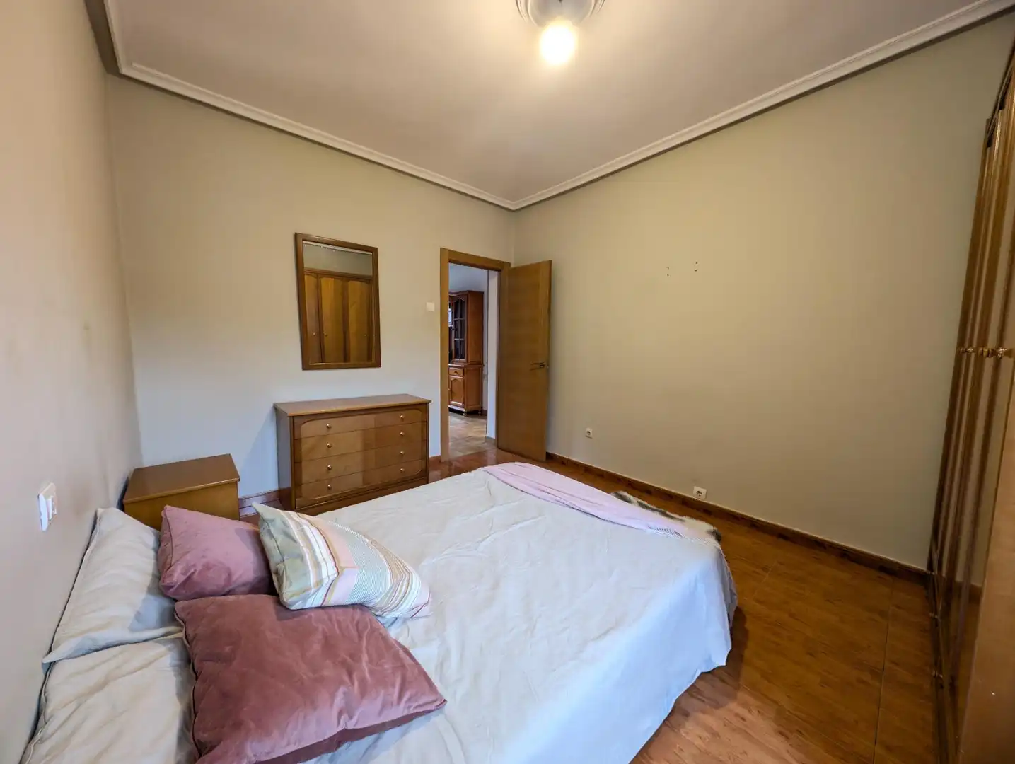 Habitación de Piso en venta en San Martín del Rey Aurelio con Calefacción, Trastero y Balcón