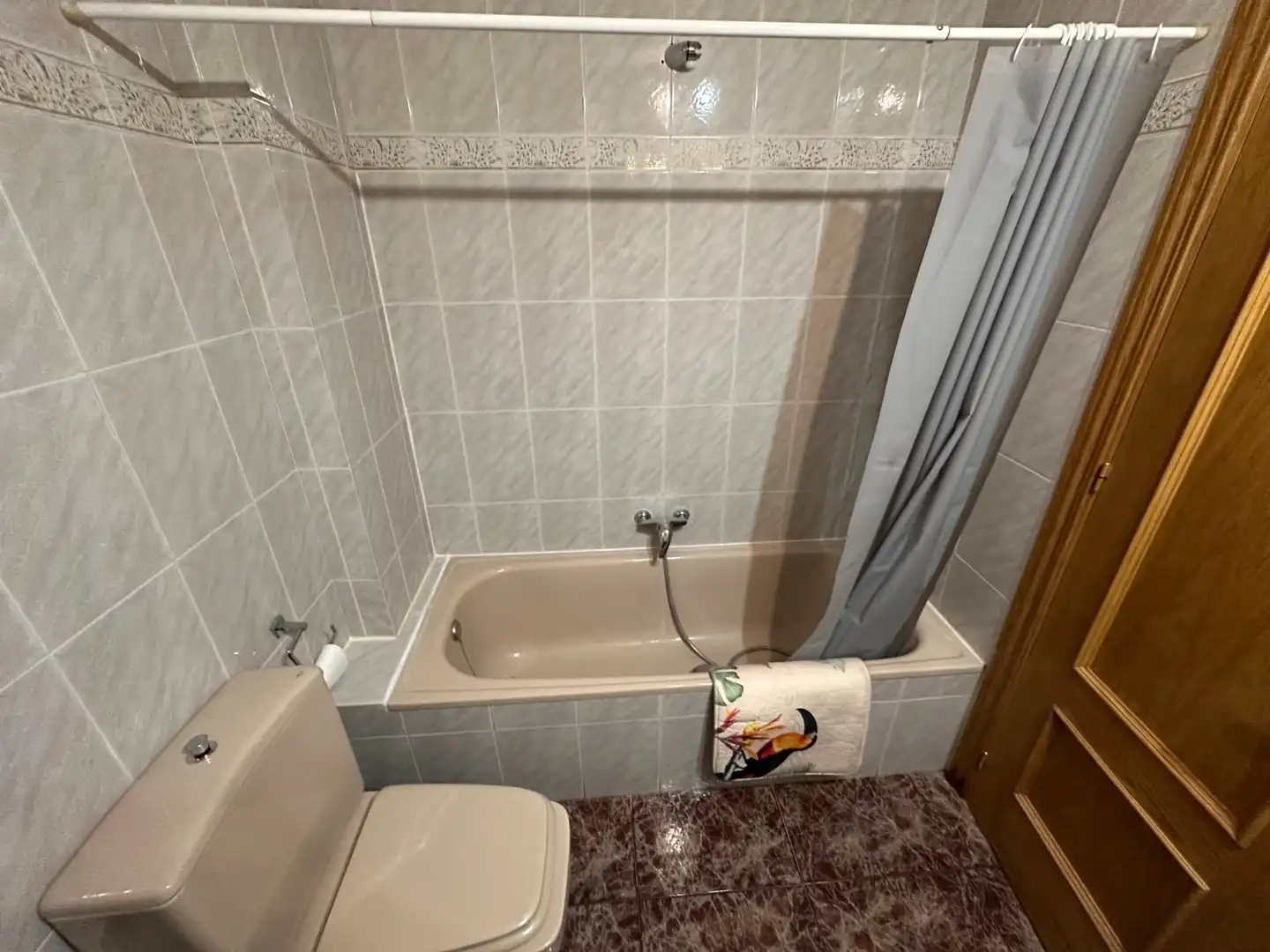 Badezimmer von Wohnungen zur Miete in Cuenca mit Heizung, Möbliert und Waschmaschine