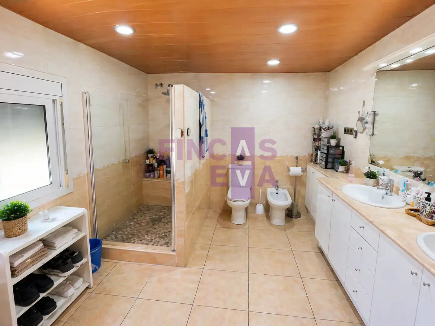 Baño de Casa o chalet en venta en Sant Vicenç Dels Horts con Calefacción, Terraza y Trastero