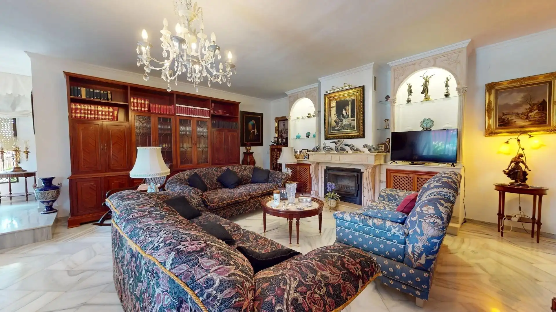 Sala d'estar de Casa o xalet en venda en Córdoba amb Aire condicionat, Calefacció i Jardí privat