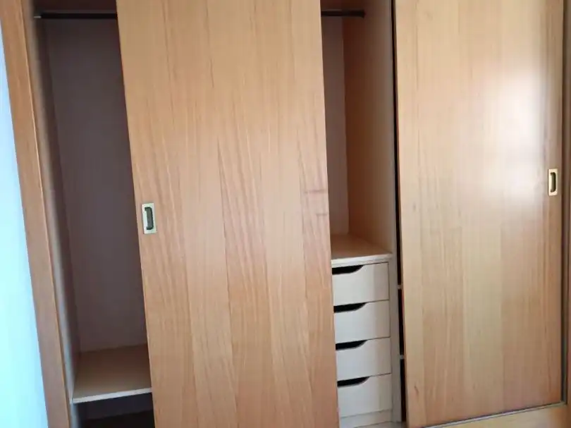 Schlafzimmer von Dachboden zur Miete in Madrid mit Klimaanlage, Heizung und Parkett