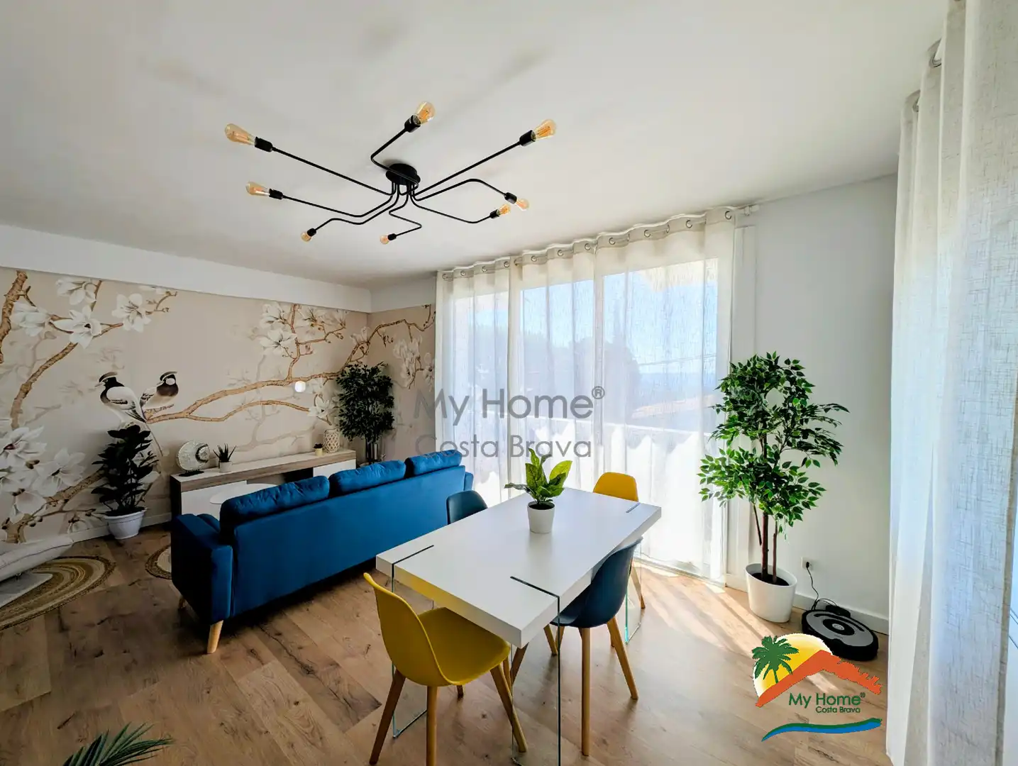Sala d'estar de Casa o xalet en venda en Lloret de Mar amb Aire condicionat, Calefacció i Jardí privat
