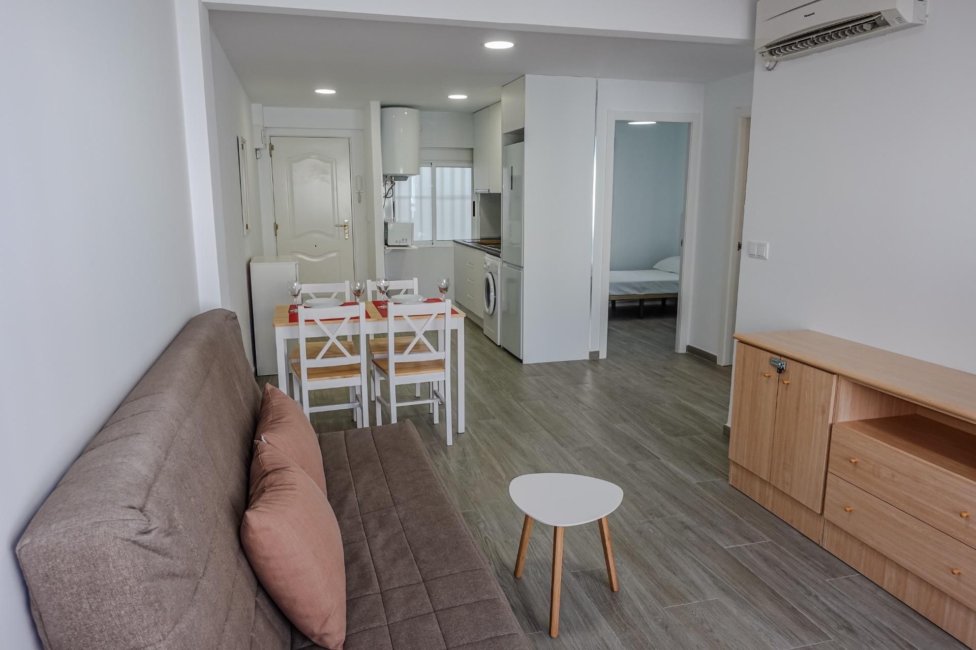 Bedroom of Flat to rent in Torrevieja  with Air Conditioner, Terrace and Balcony