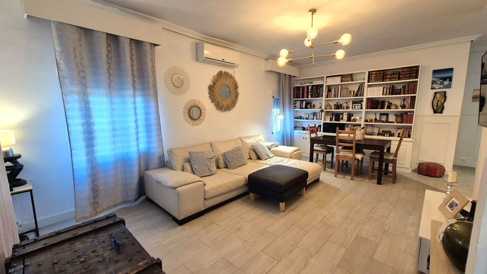 Sala d'estar de Casa o xalet en venda en Badajoz Capital amb Aire condicionat, Jardí privat i Terrassa