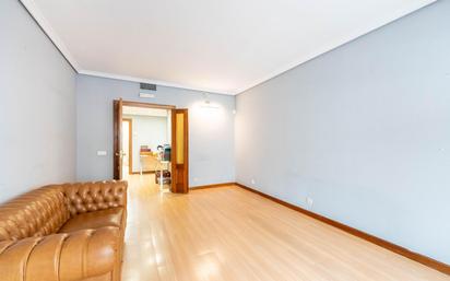 Flat for sale in  Madrid Capital  with Air Conditioner, Heating and Terrace