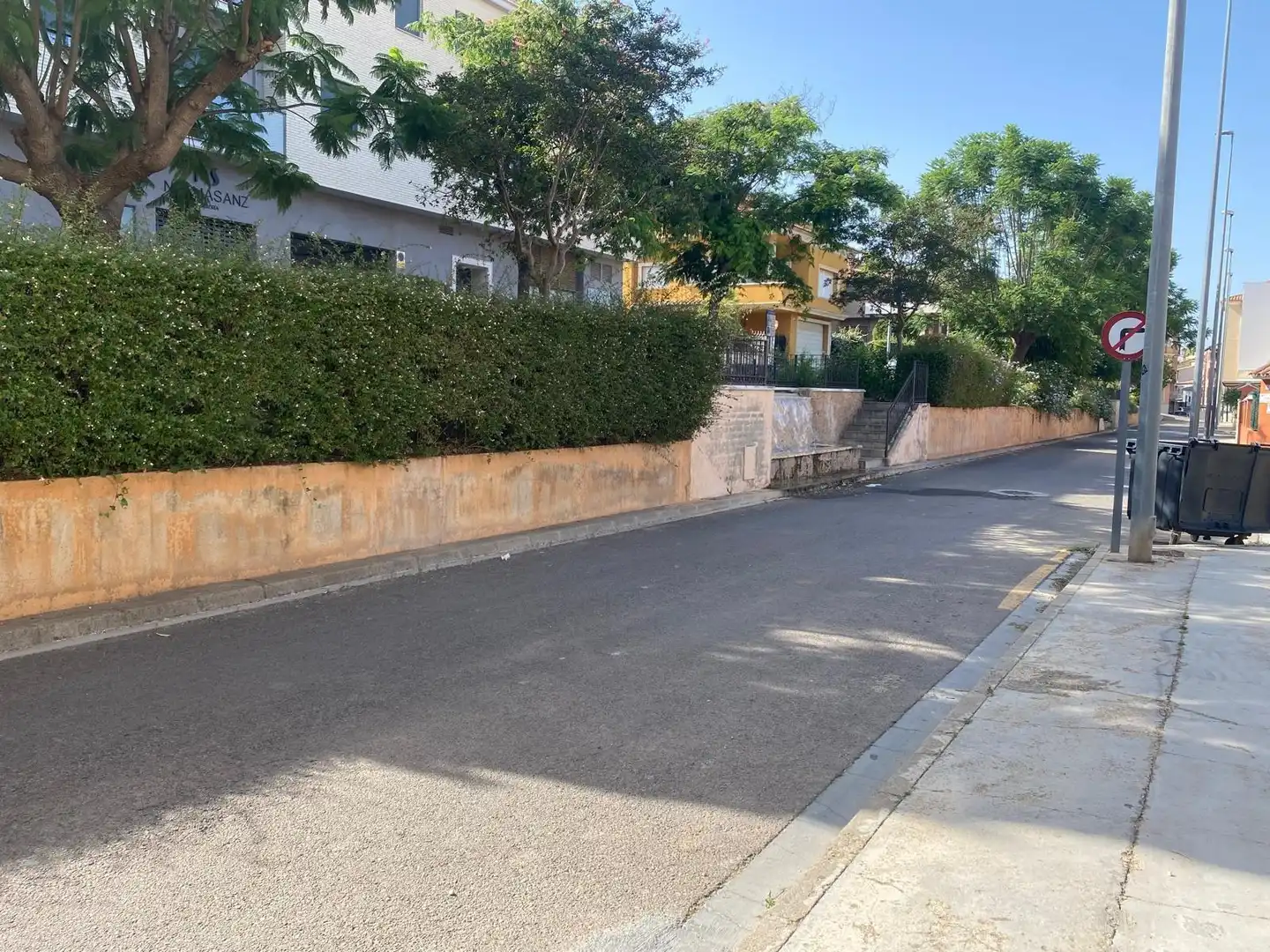 Außenansicht von Garage zum Verkauf in Anna