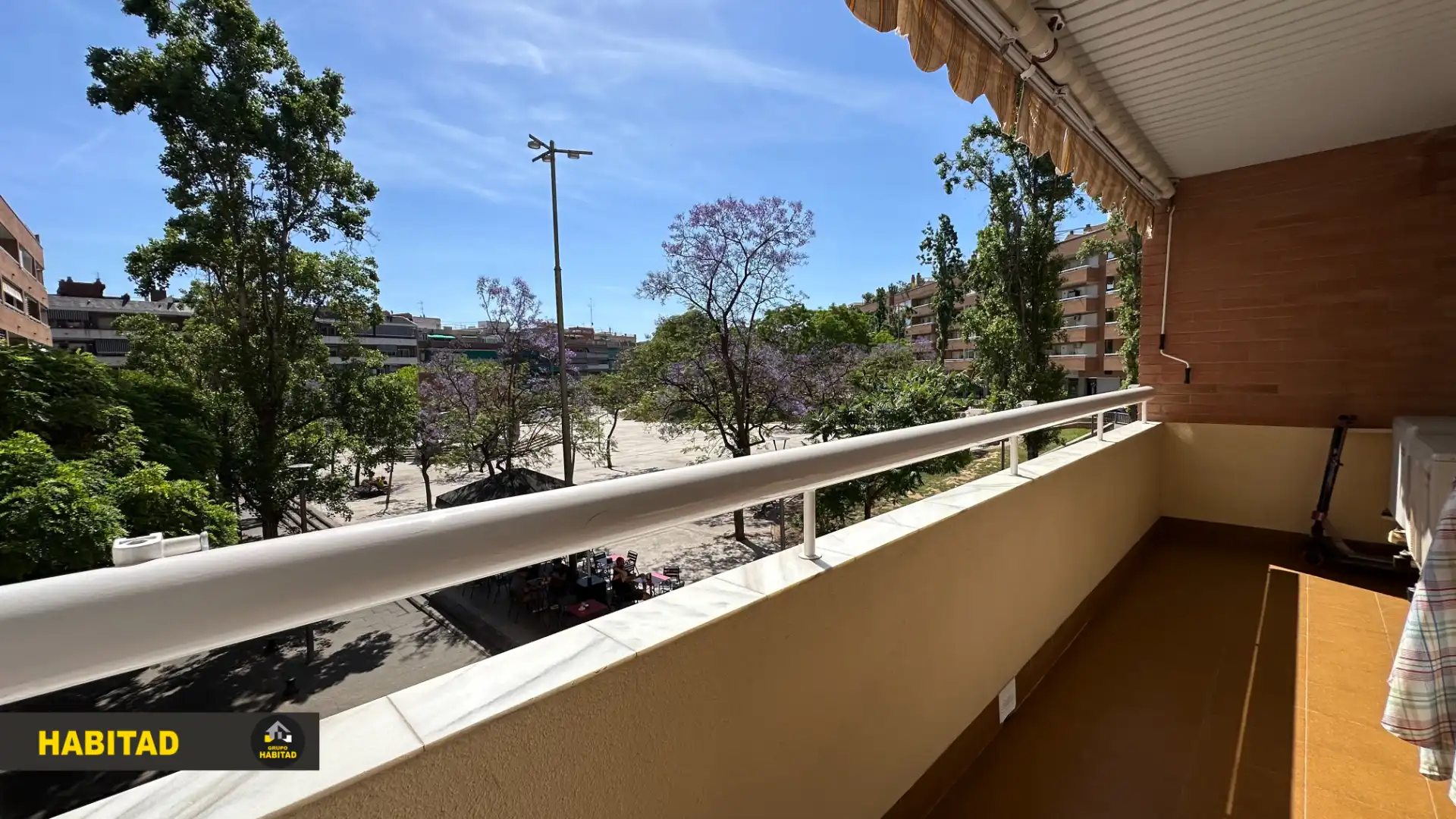 Flat with terrace for sale in Marianao