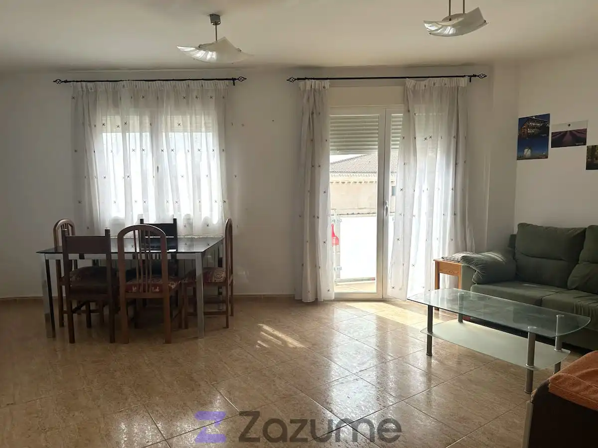 Sala de estar de Piso de alquiler en Arcas del Villar con Calefacción, Trastero y Amueblado
