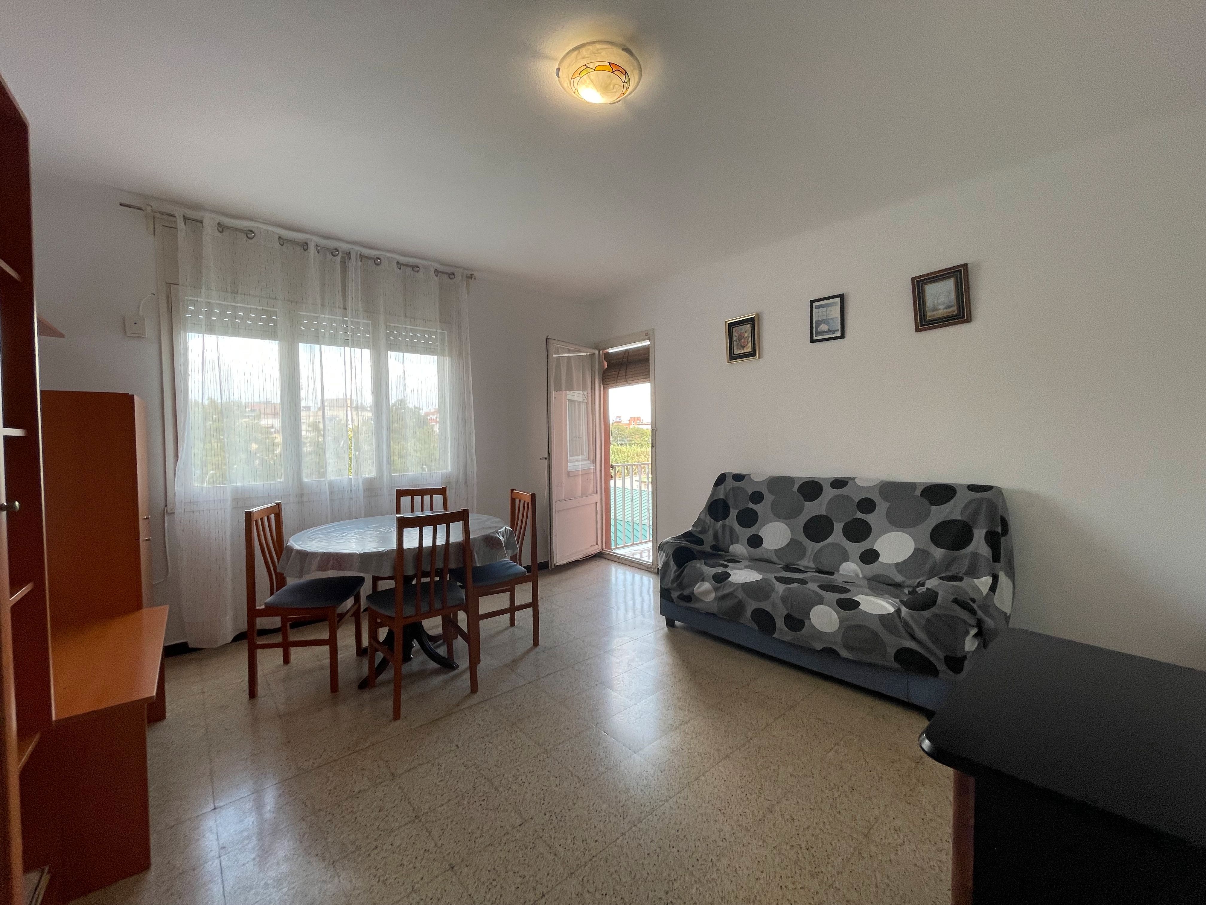 Sala d'estar de Pis de lloguer en Cerdanyola del Vallès amb Moblat, Forn i Rentadora