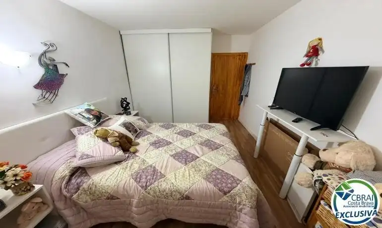 Dormitori de Apartament en venda en Roses amb Aire condicionat, Calefacció i Jardí privat