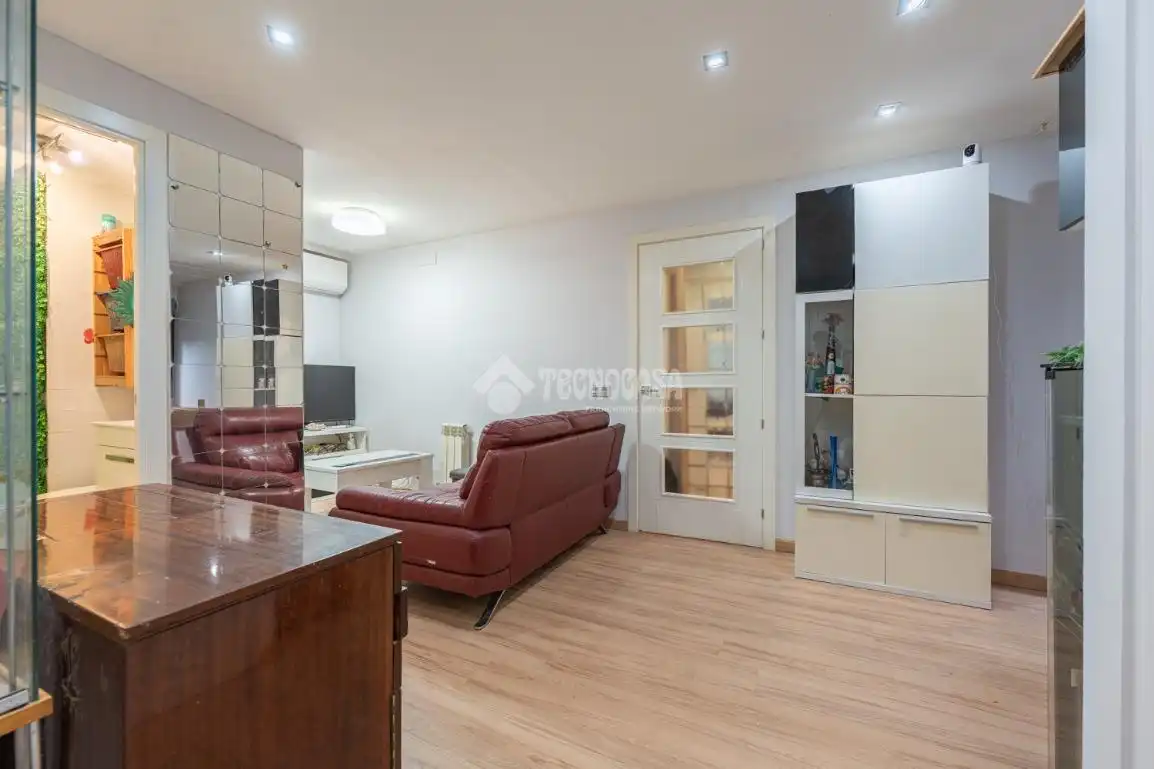 Sala d'estar de Pis en venda en Residencial Jarama