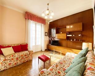 Living room of Flat for sale in  Madrid Capital  with Heating and Terrace