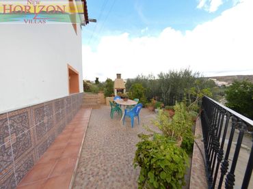 House with garden for sale in Oria