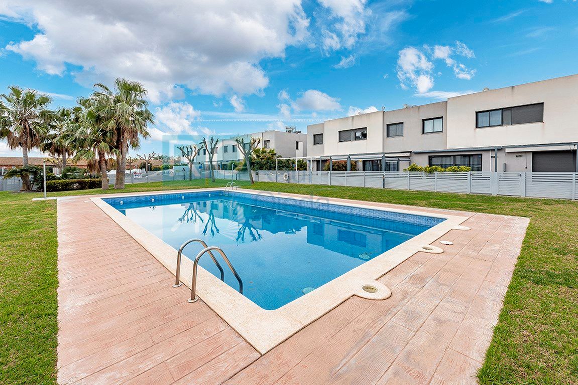 Swimming pool of Single-family semi-detached for sale in Mont-roig del Camp  with Air Conditioner, Heating and Terrace