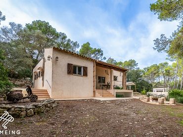 Country house with garden for sale in Algaida