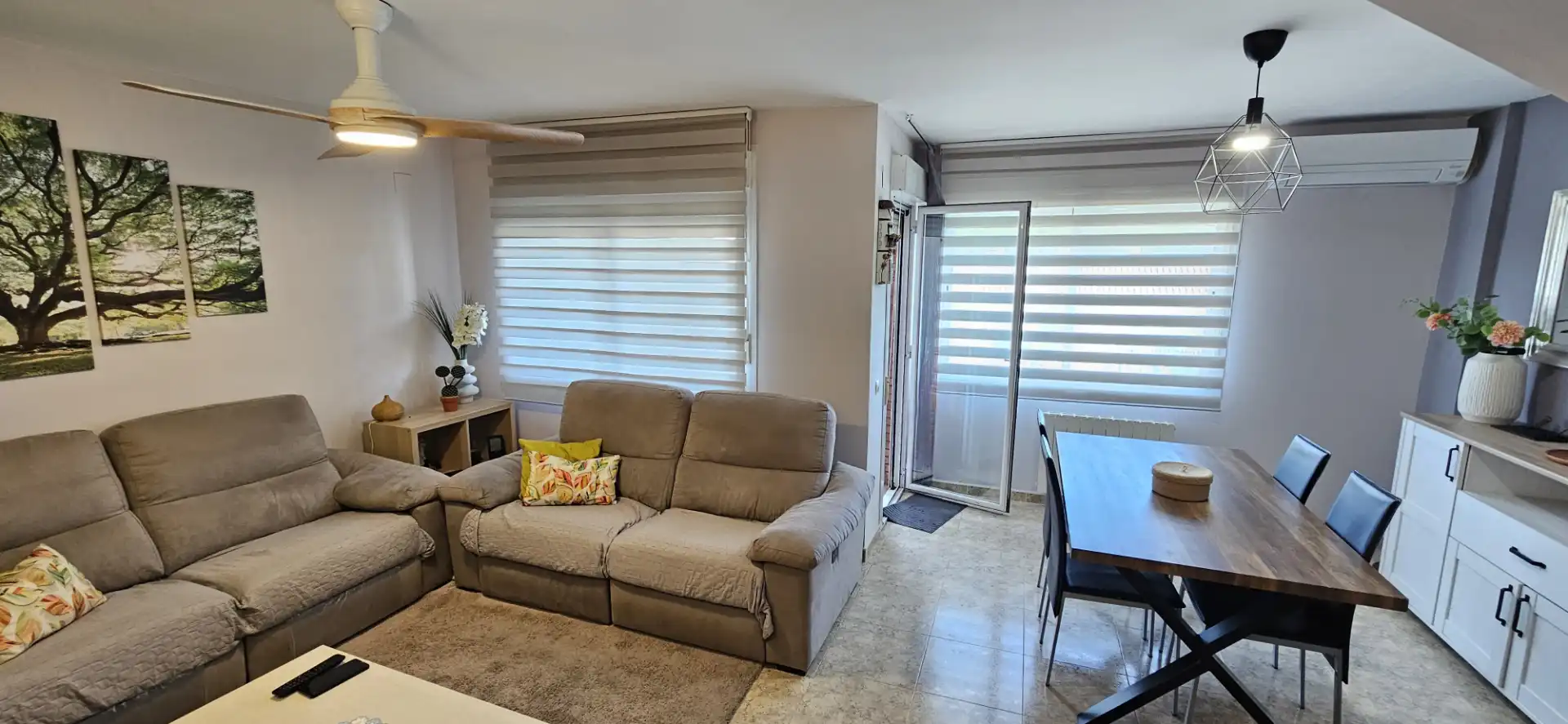 Sala d'estar de Casa adosada en venda en Tarragona amb Aire condicionat, Calefacció i Jardí privat