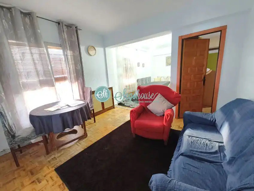 Sala de estar de Piso en venta en Segovia con Calefacción, Parquet y Trastero