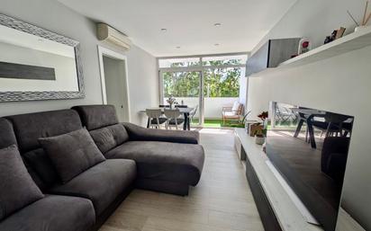 Living room of Flat for sale in  Barcelona Capital  with Storage room and Balcony