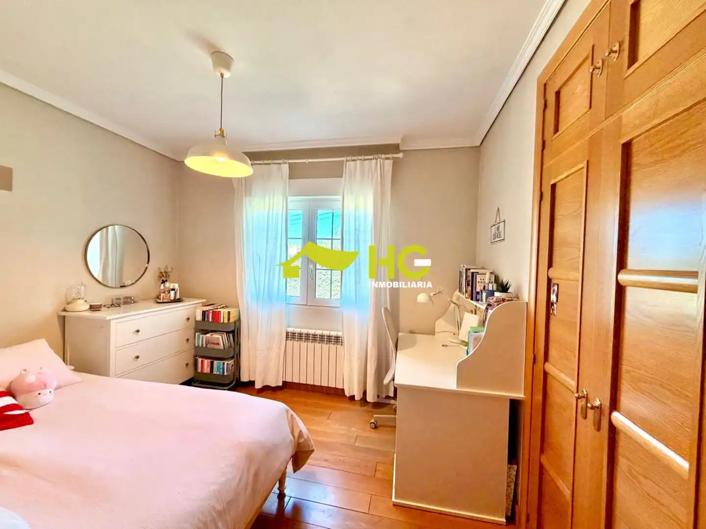 Habitación de Casa o chalet en venta en Villaviciosa de Odón con Aire acondicionado, Calefacción y Jardín privado