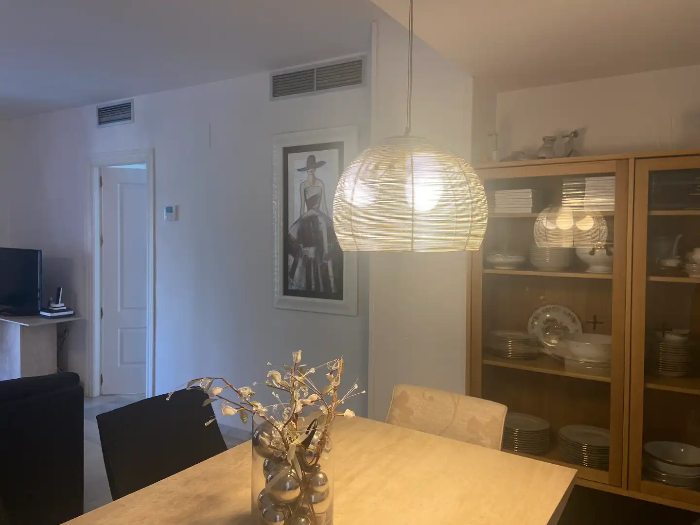Menjador de Apartament de lloguer en Marbella amb Aire condicionat, Terrassa i Piscina