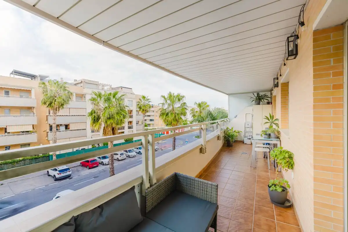 Flat with terrace for sale in C. Escritor Ángel Palomino, imagen 2