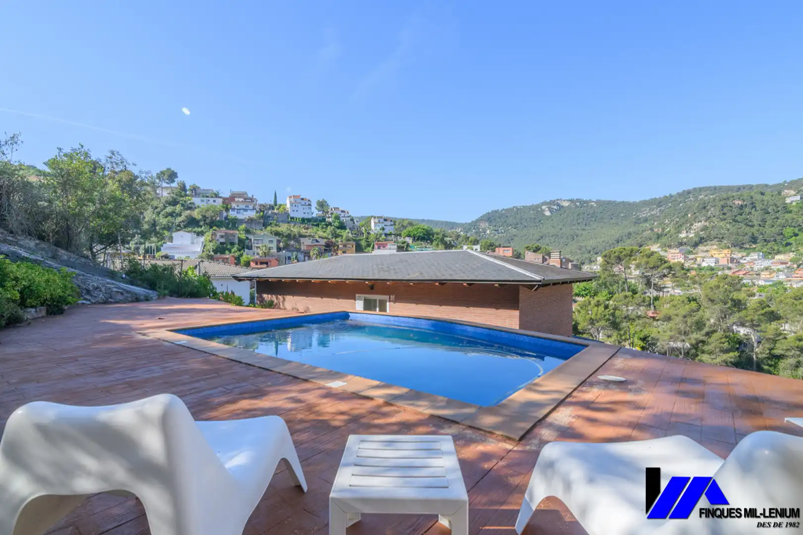 Piscina de Casa o chalet en venta en Vallirana con Aire acondicionado, Calefacción y Jardín privado
