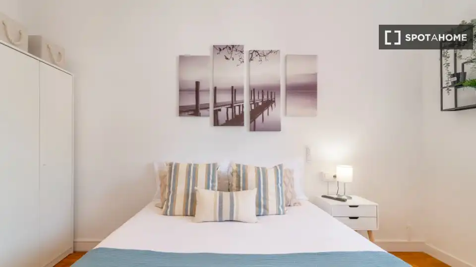 Room in Les Tres Torres