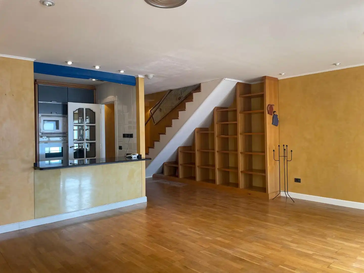 Attic for rent in Zaragoza  with Air Conditioner, Heating and Parquet flooring