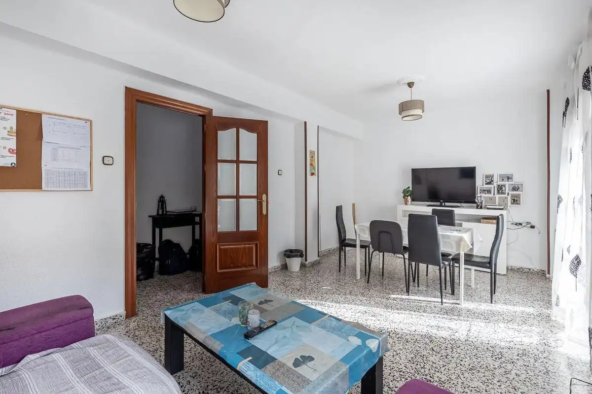 Wohnzimmer von Wohnung zum Verkauf in Granada mit Klimaanlage, Waschmaschine und Balkon