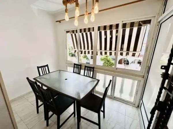 Esszimmer von Maisonette zum Verkauf in Torrevieja mit Klimaanlage, Heizung und Terrasse