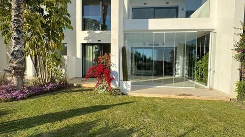 Foto 2 de Planta baixa de lloguer a Nueva Atalaya, Estepona