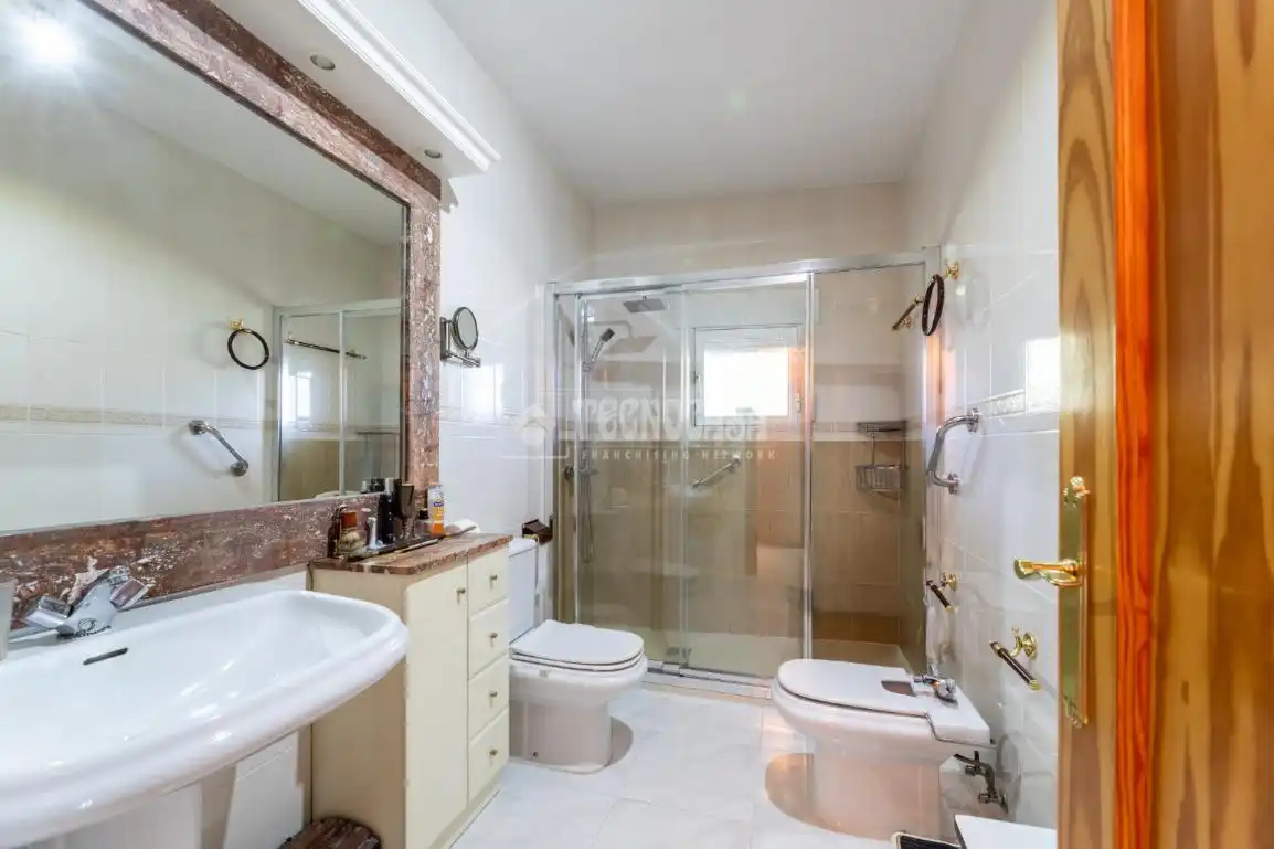 Baño de Casa o chalet en venta en Torrelodones con Calefacción, Jardín privado y Piscina