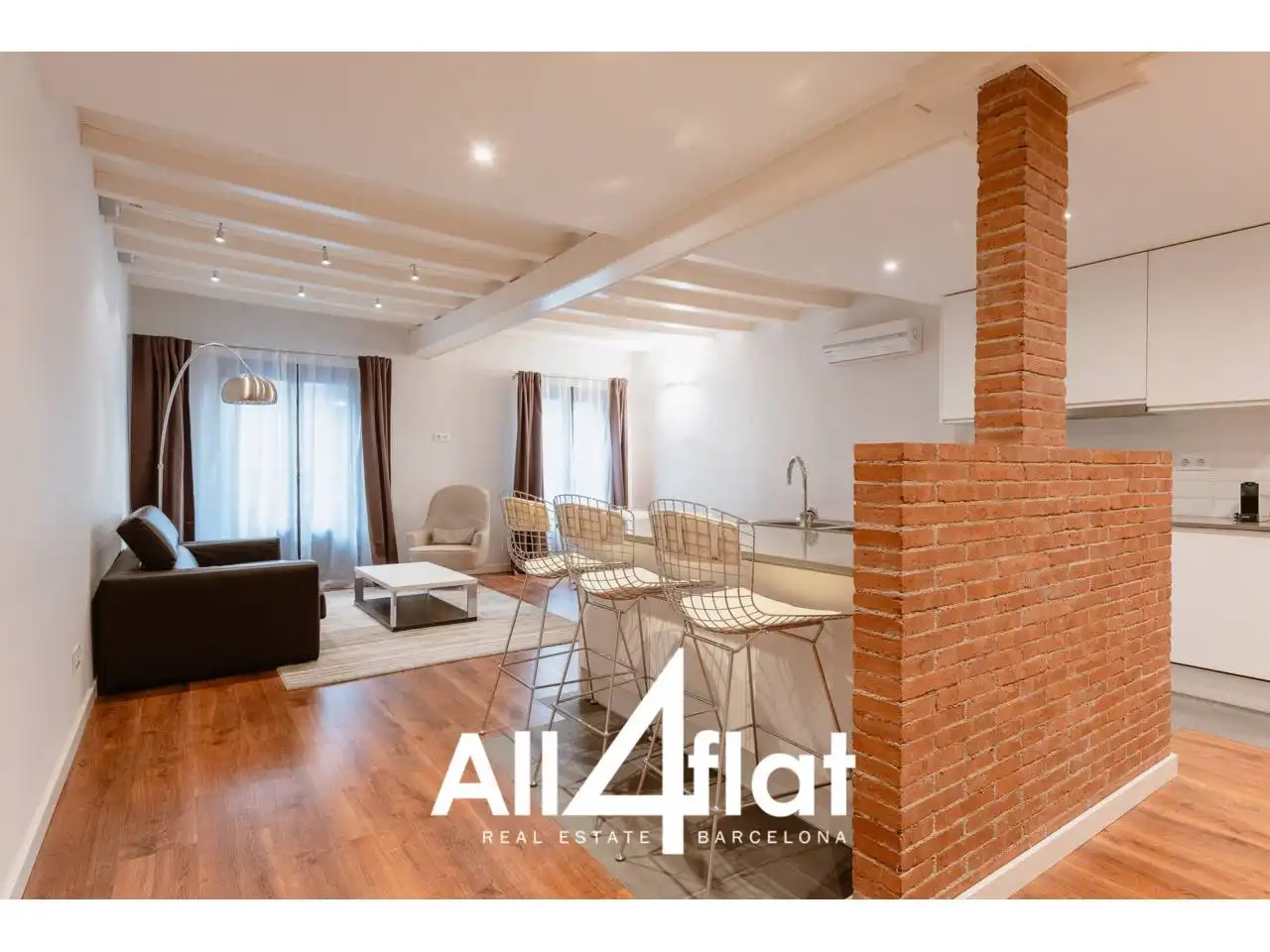 Außenansicht von Wohnung zur Miete in Barcelona mit Klimaanlage, Heizung und Parkett