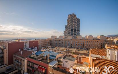 Vista exterior de Pis en venda en Mataró amb Balcó