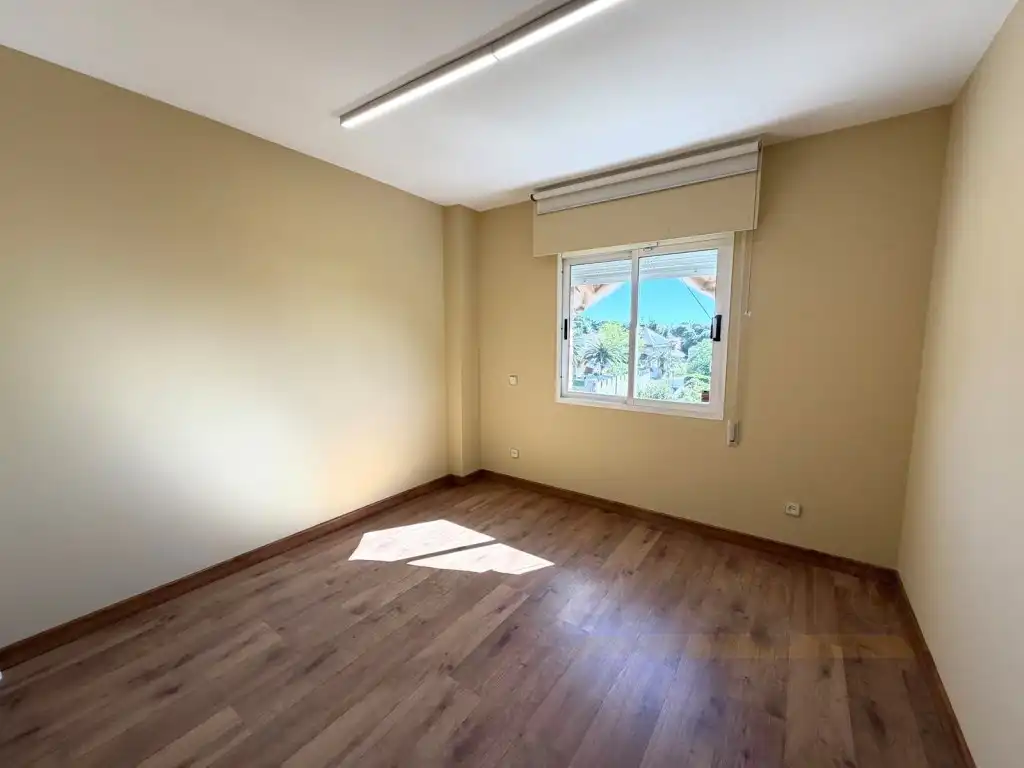 Dormitori de Casa adosada en venda en Majadahonda