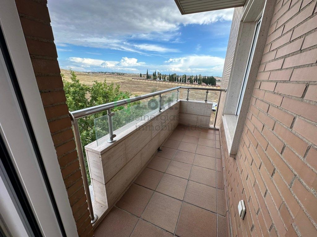 Terrassa de Apartament de lloguer en Badajoz Capital amb Aire condicionat, Moblat i Forn