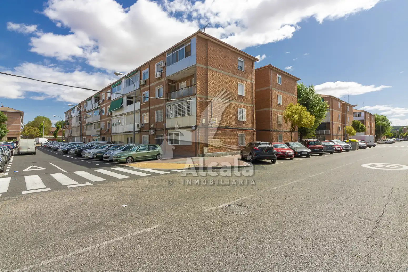 Vista exterior de Pis en venda en Alcalá de Henares amb Aire condicionat, Calefacció i Terrassa