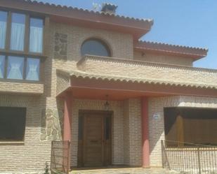 Exterior view of House or chalet for sale in Talavera de la Reina  with Furnished