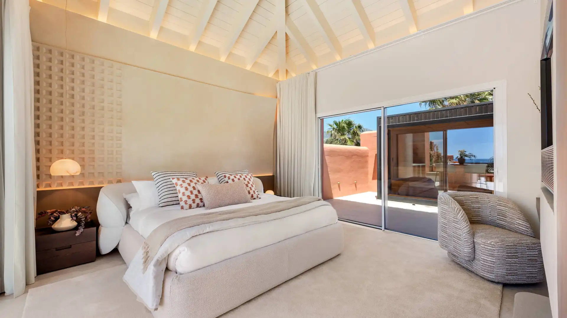 Dormitori de Àtic en venda en Marbella amb Aire condicionat, Jardí privat i Terrassa