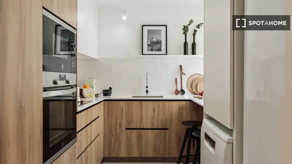 Cocina de Apartamento para compartir en Barcelona con Aire acondicionado, Terraza y Amueblado
