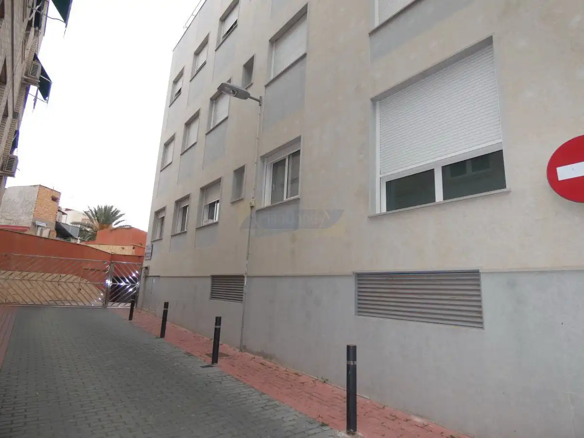 Außenansicht von Garage zur Miete in Murcia