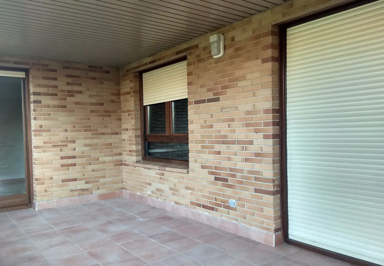 Exterior view of Houses for sale in Zaragoza  with Air Conditioner, Private garden and Parquet flooring