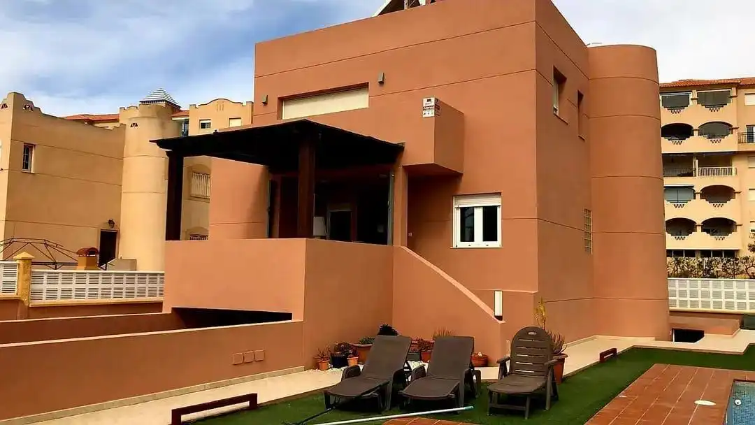 Vista exterior de Casa o chalet en venta en El Ejido con Aire acondicionado, Jardín privado y Terraza