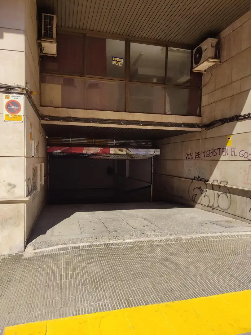 Aparcament de Garatge en venda en Lleida