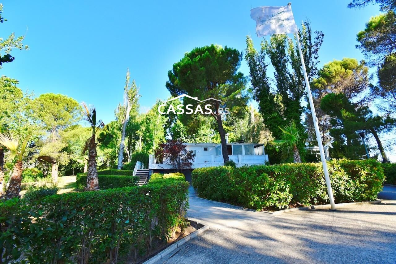 Vista exterior de Casa o xalet en venda en Paracuellos de Jarama amb Aire condicionat, Calefacció i Terrassa