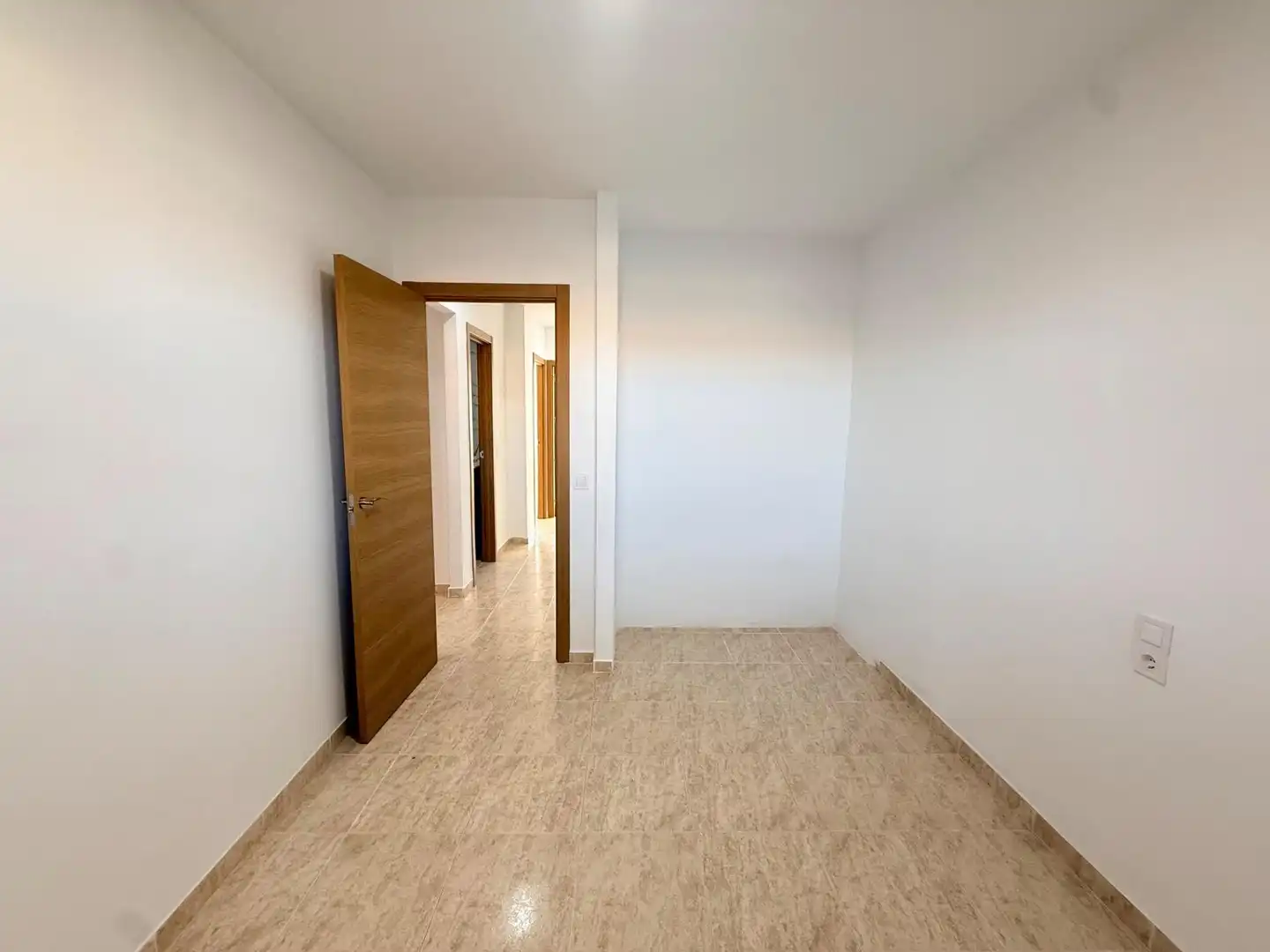 Piso en venta en Roquetas de Mar con Jardín privado, Terraza y Piscina comunitaria
