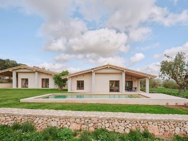 Villa con piscina in affitto a Algaida