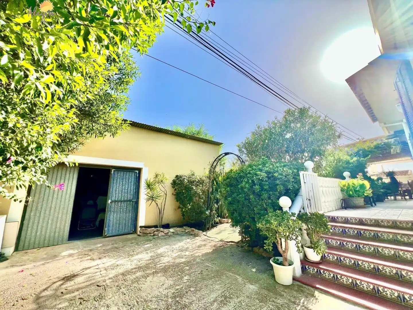 Vista exterior de Casa o xalet en venda en Daya Vieja amb Aire condicionat, Calefacció i Jardí privat