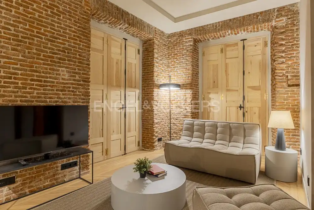 Living room of Flat for rent in Madrid  with Air Conditioner, Heating and Furnished